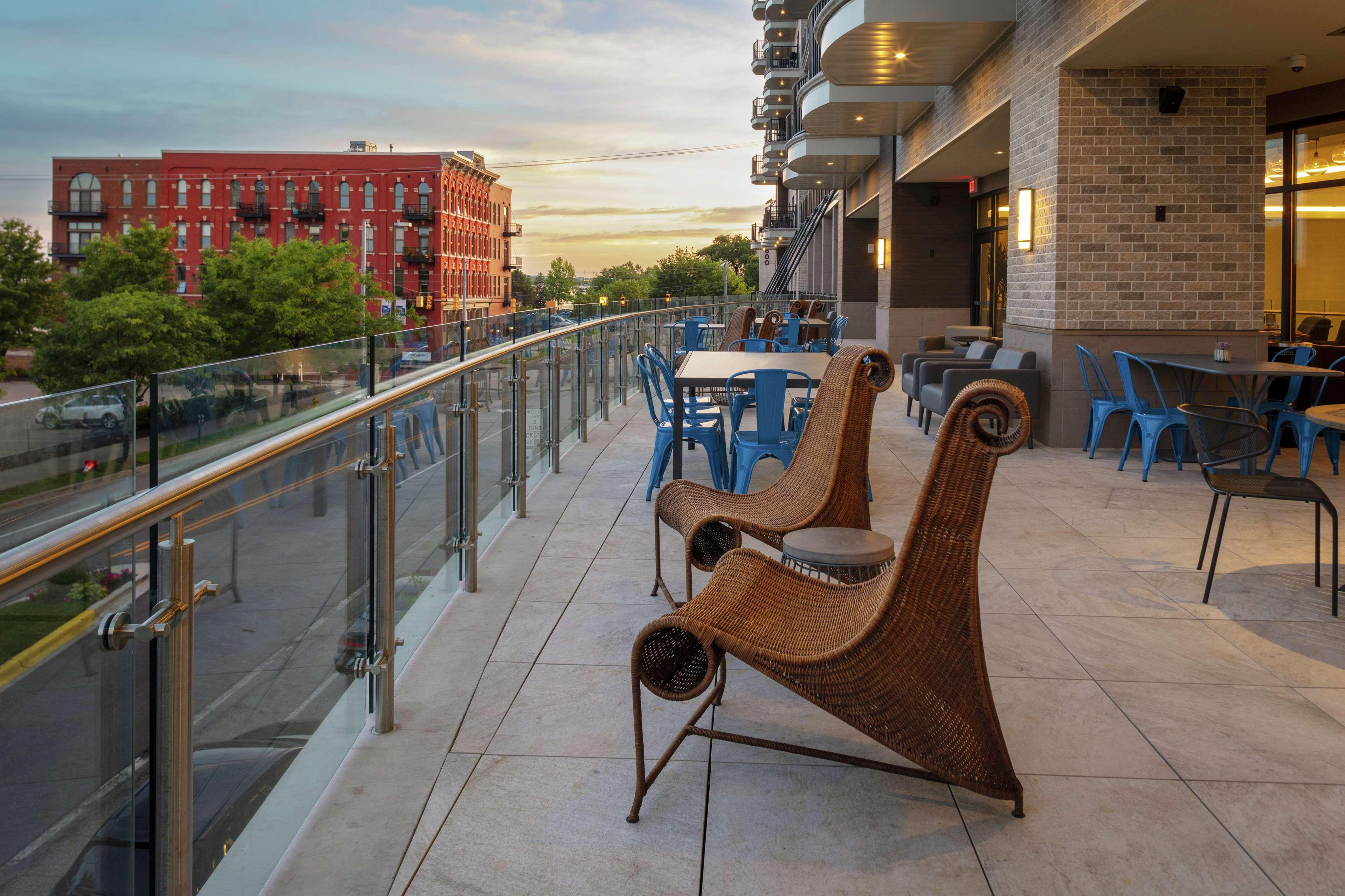 Embassy Suites By Hilton Grand Rapids Downtown Екстер'єр фото