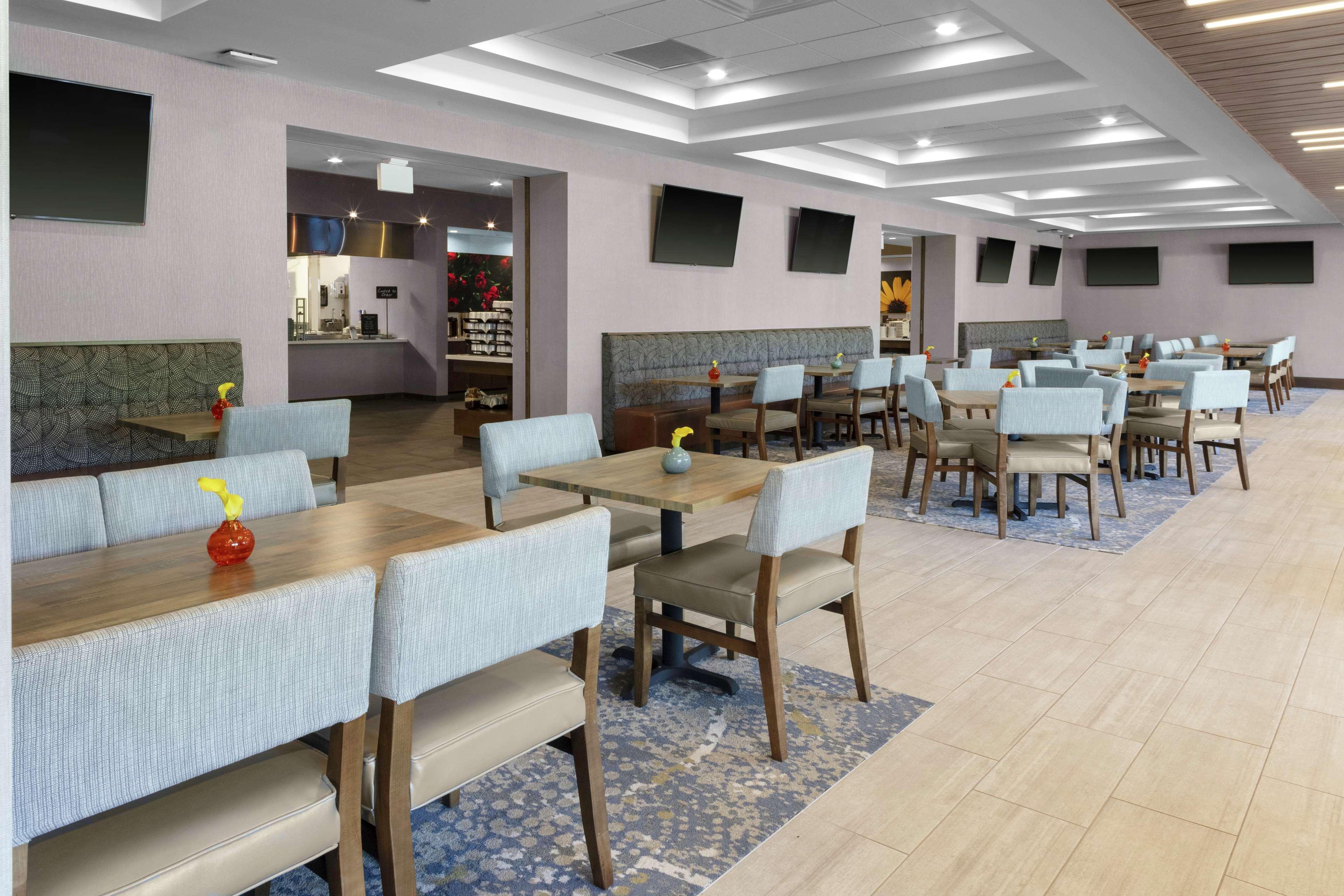 Embassy Suites By Hilton Grand Rapids Downtown Екстер'єр фото