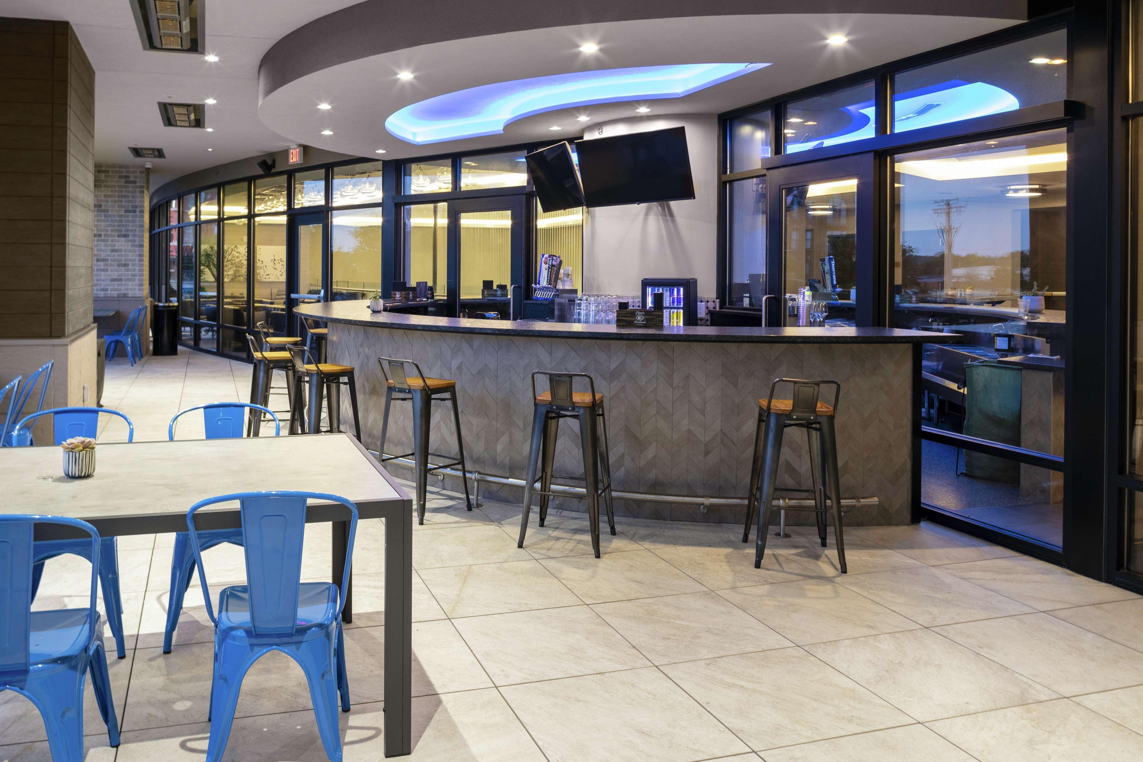 Embassy Suites By Hilton Grand Rapids Downtown Екстер'єр фото
