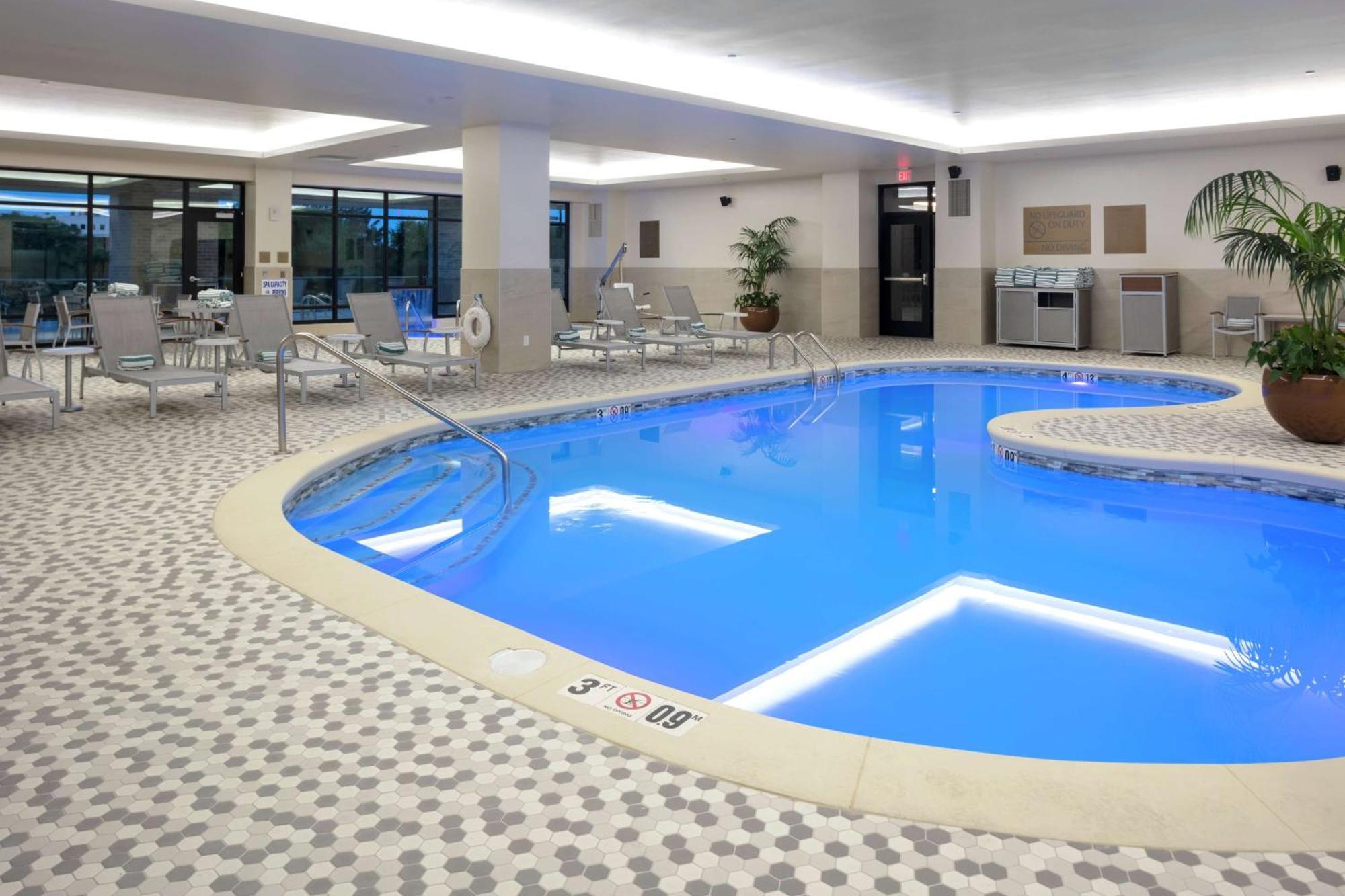 Embassy Suites By Hilton Grand Rapids Downtown Екстер'єр фото